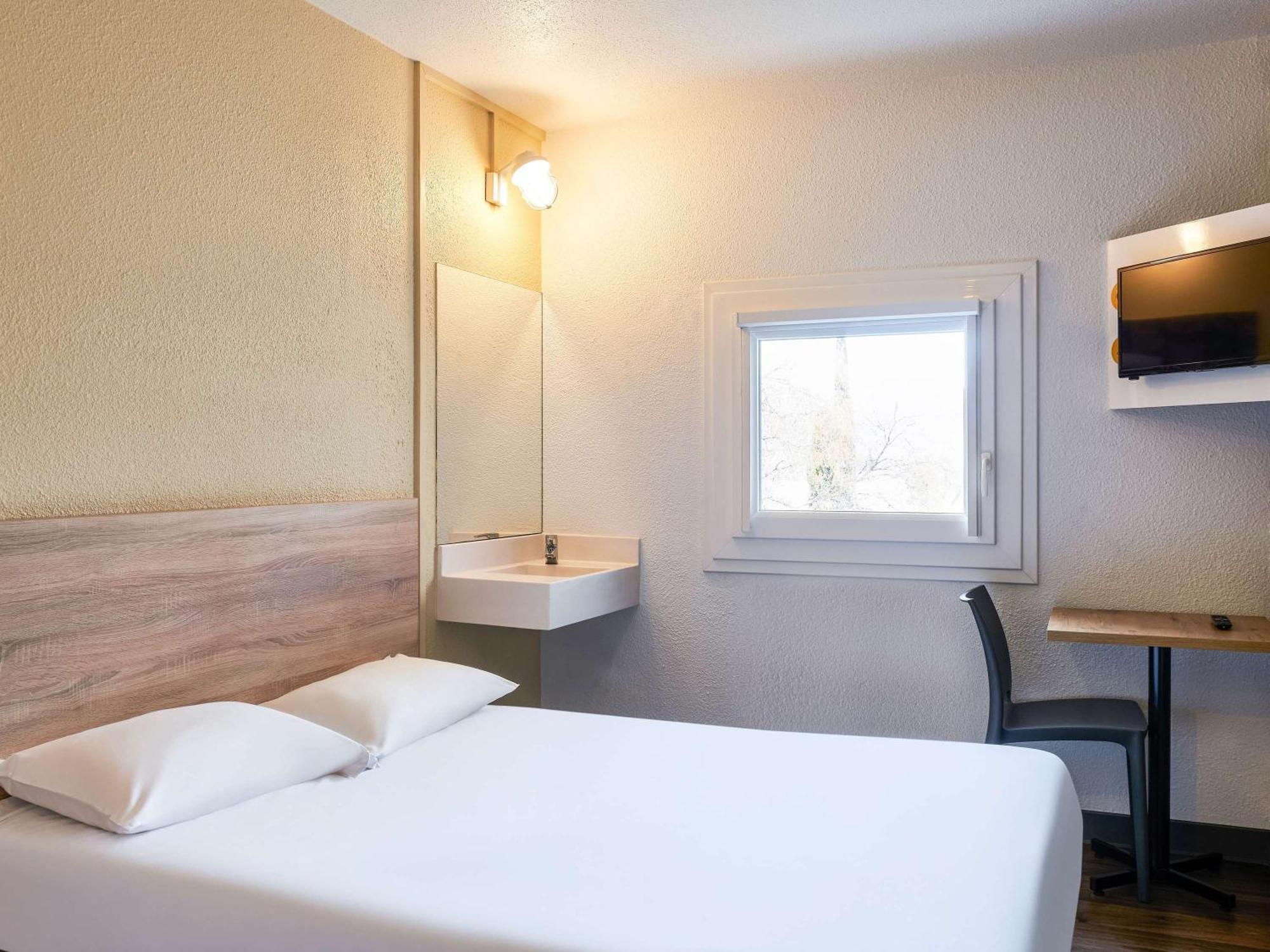 Hotelf1 Avignon Centre Courtine Gare Tgv Екстериор снимка