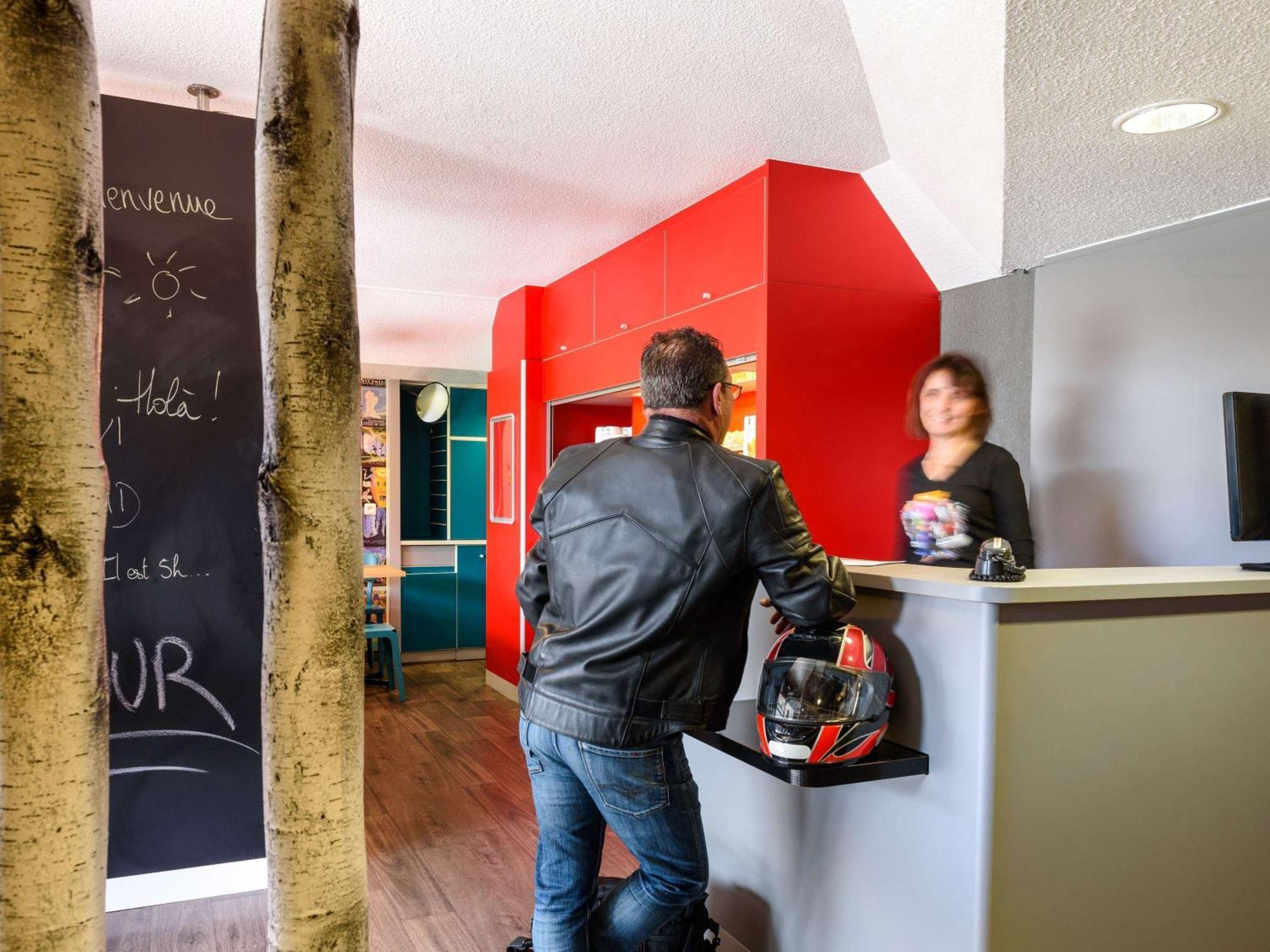Hotelf1 Avignon Centre Courtine Gare Tgv Екстериор снимка
